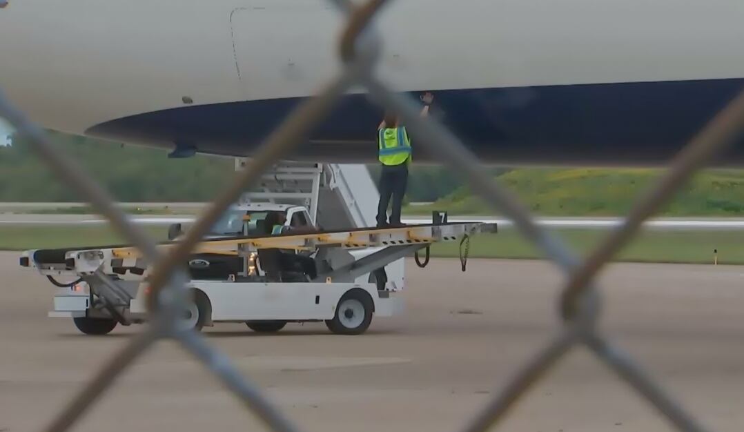 Pittsburgh Steelers charter plane diverted to Kansas City following Las  Vegas game