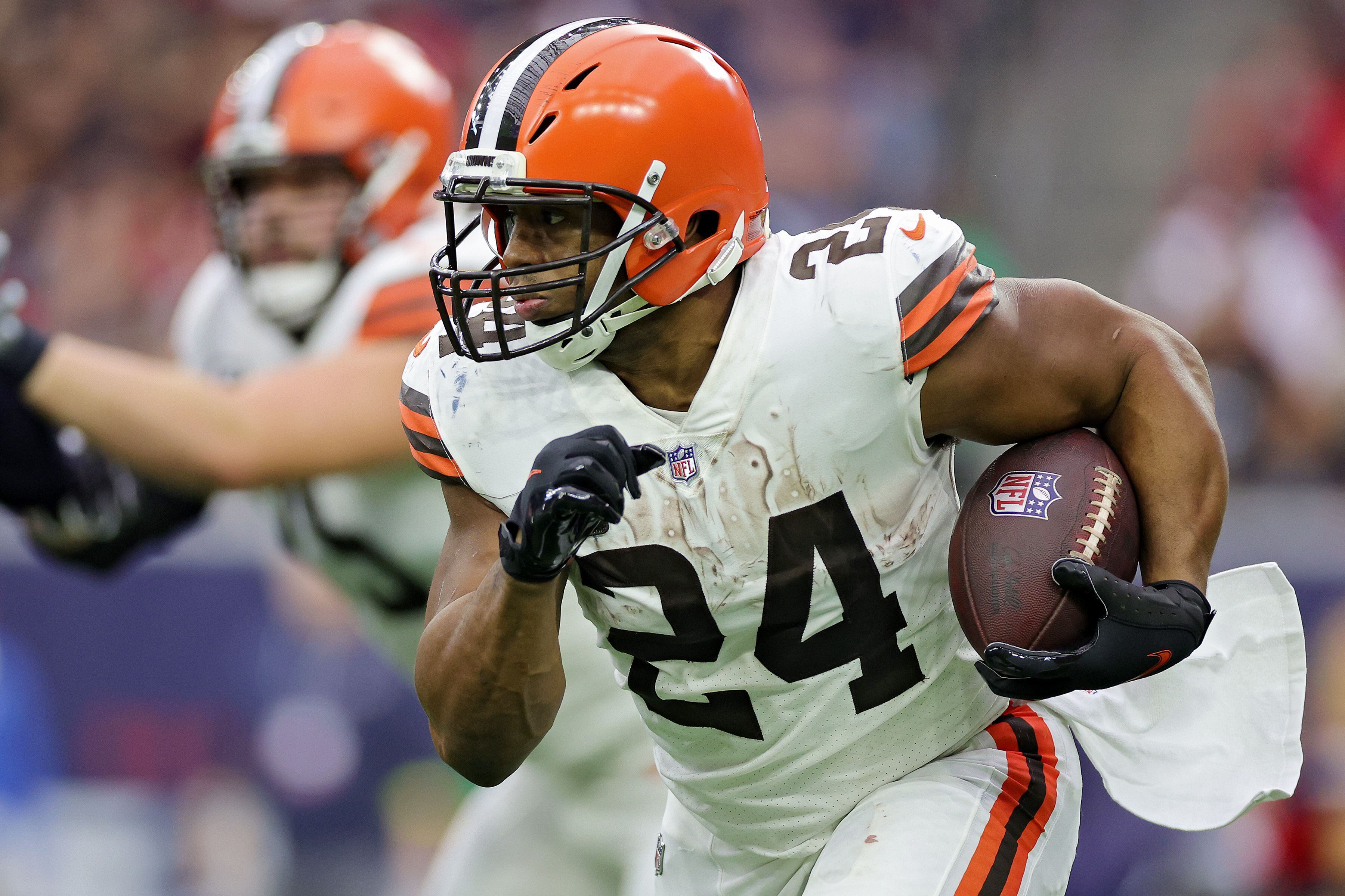 Nick Chubb undergoes successful surgery, could play in 2024 season: Browns  say – WHIO TV 7 and WHIO Radio