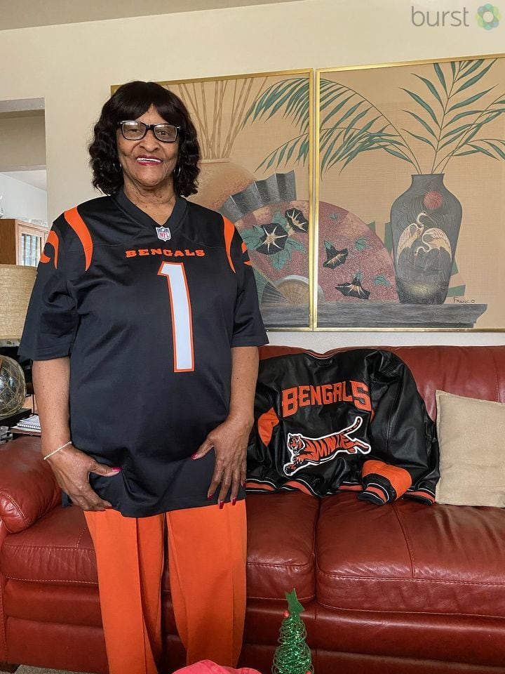 I wanted to run down here and get a good jersey;' Fans buying Bengals gear  ahead of Sunday's game – WHIO TV 7 and WHIO Radio