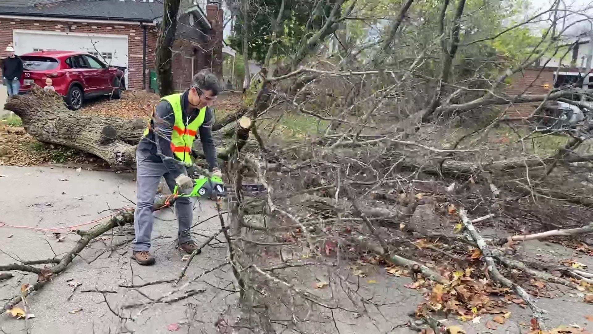 AES: Power restored after gusty winds knocked out power in Miami