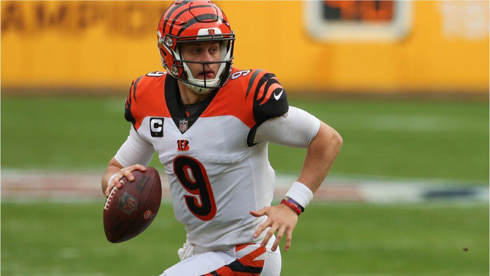 Joe Burrow receives guide to Cincinnati for Christmas