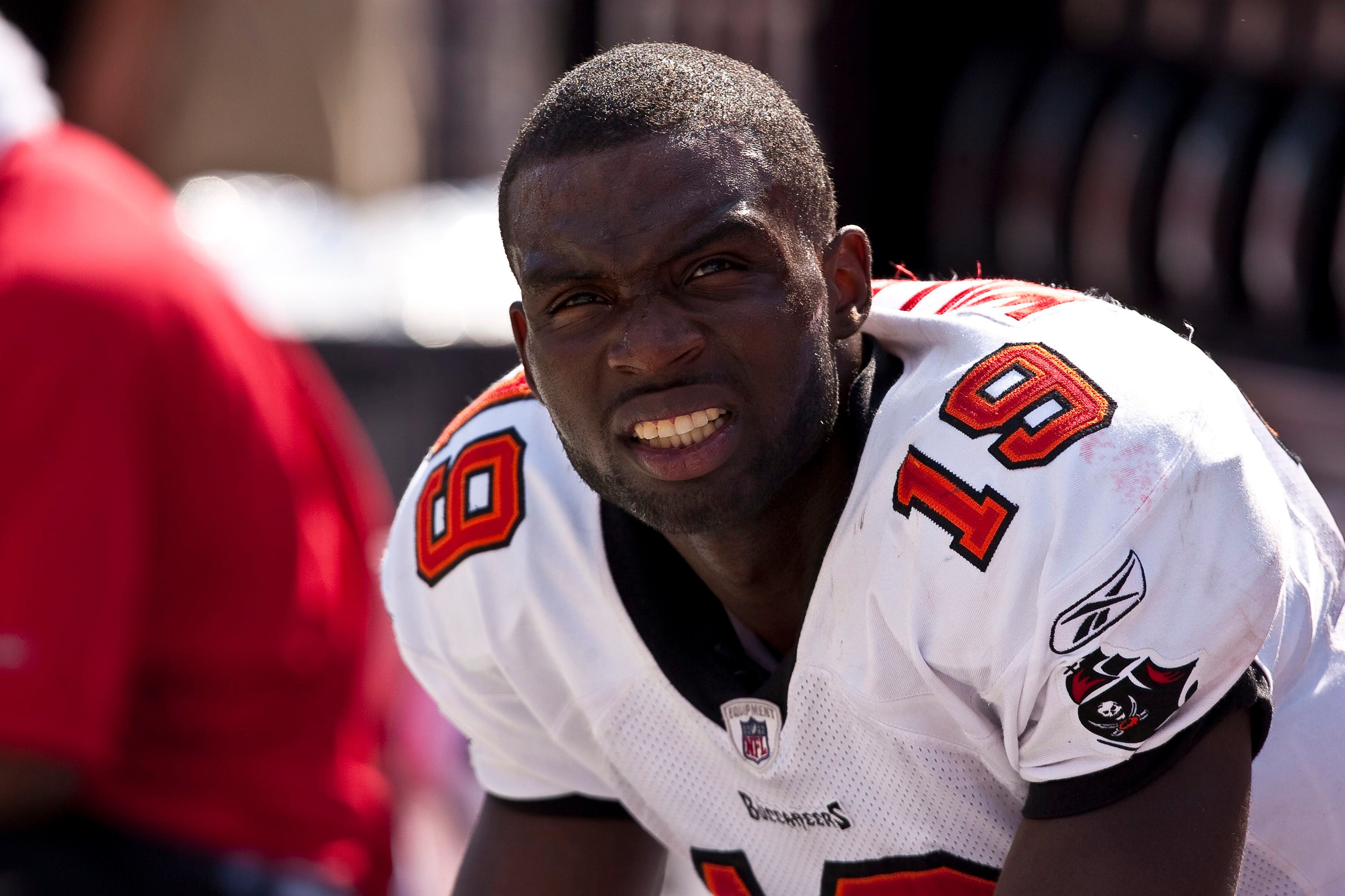 Former Buccaneers, Bills WR Mike Williams dies at 36