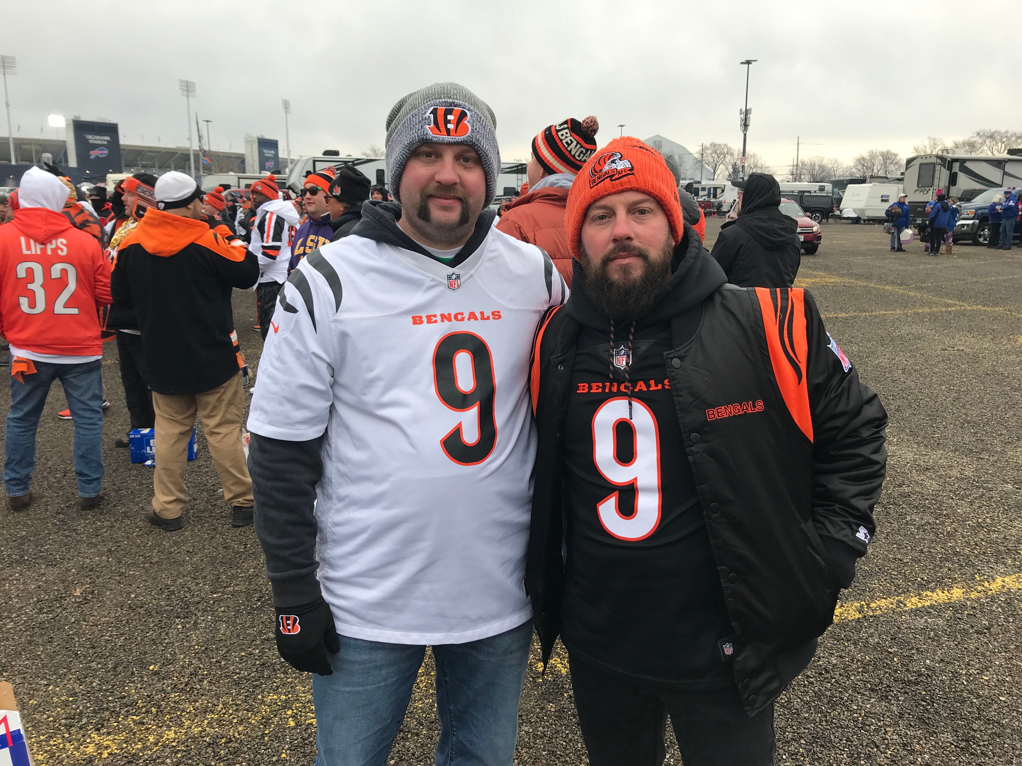 Hundreds of Bengals fans gather for tailgate outside Highmark Stadium –  WHIO TV 7 and WHIO Radio