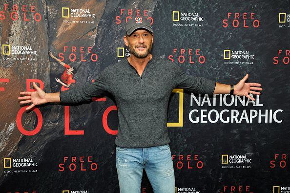 Tim McGraw wears No. 45 jersey of his father, Tug McGraw, at Game 3 of  World Series – WHIO TV 7 and WHIO Radio