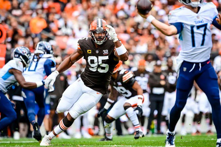 Myles Garrett's 3.5 sacks lead Browns to 27-3 victory over Titans - NBC  Sports