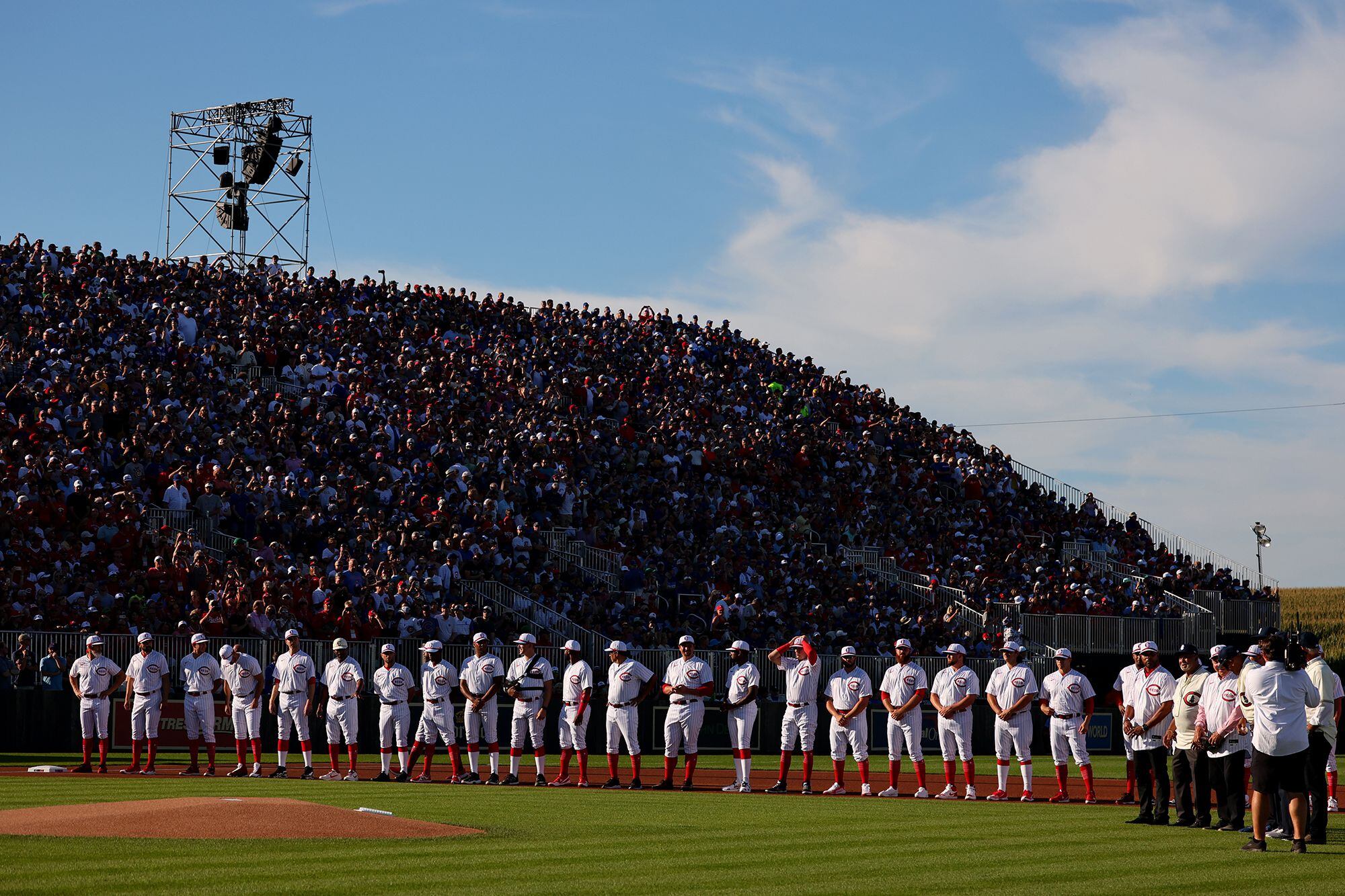 Cincinnati Reds to play in 2022 Field of Dreams game – WHIO TV 7 and WHIO  Radio