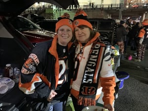 I wanted to run down here and get a good jersey;' Fans buying Bengals gear  ahead of Sunday's game – WHIO TV 7 and WHIO Radio